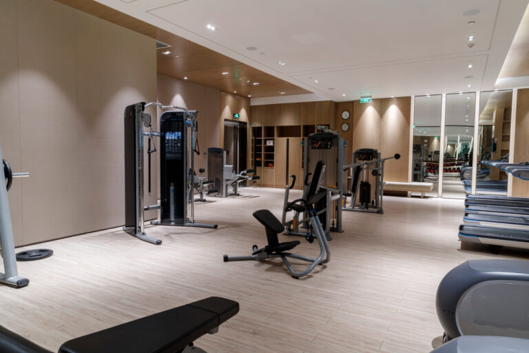 【一流の体は、一流の空間から】高級ホームジム完全ガイド｜人生を変える「プライベートフィットネス」設計術