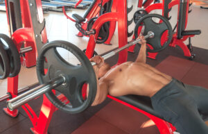 ベンチプレス100キロを達成する方法｜伸び悩みを突破するための本質戦略