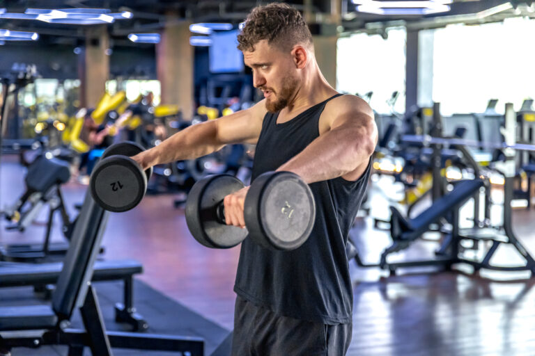 筋トレダンベルで肩を鍛える｜“崩れない上半身”をつくる合理的トレーニング