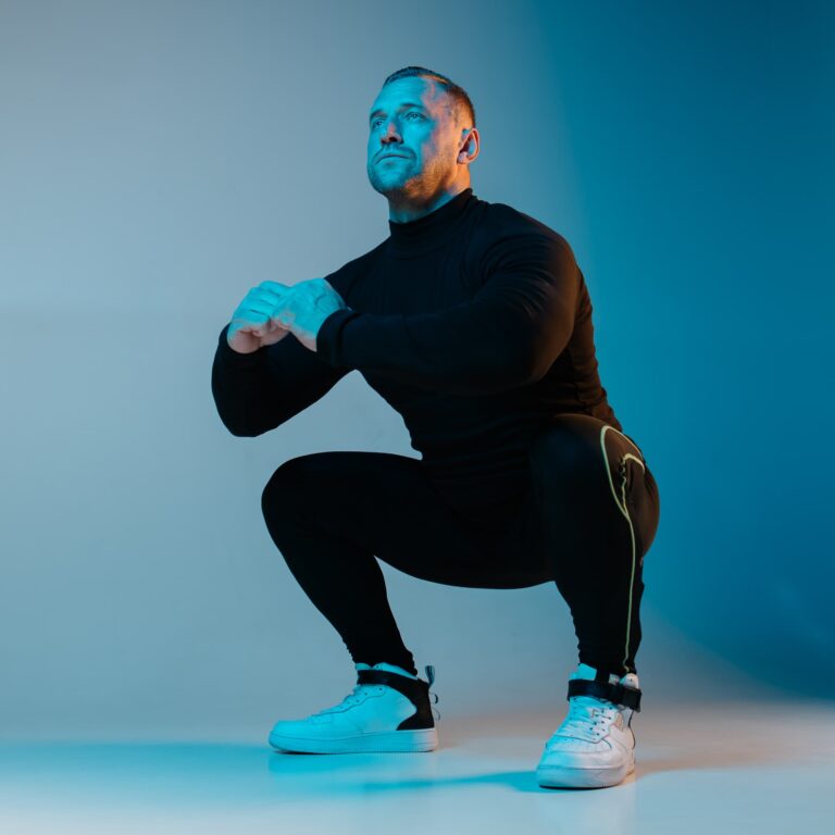 スクワットで膝が痛い原因と解決策｜膝の負担をゼロにし下半身を劇的に変える