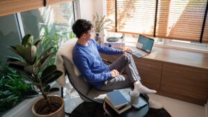 朝の筋トレがビジネスパフォーマンスを劇的に変える理由｜1日の生産性を最大化する「エグゼクティブ・ルーティン」の極意