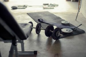 トレーニングベンチの選び方｜角度・耐荷重・サイズで失敗しない基準